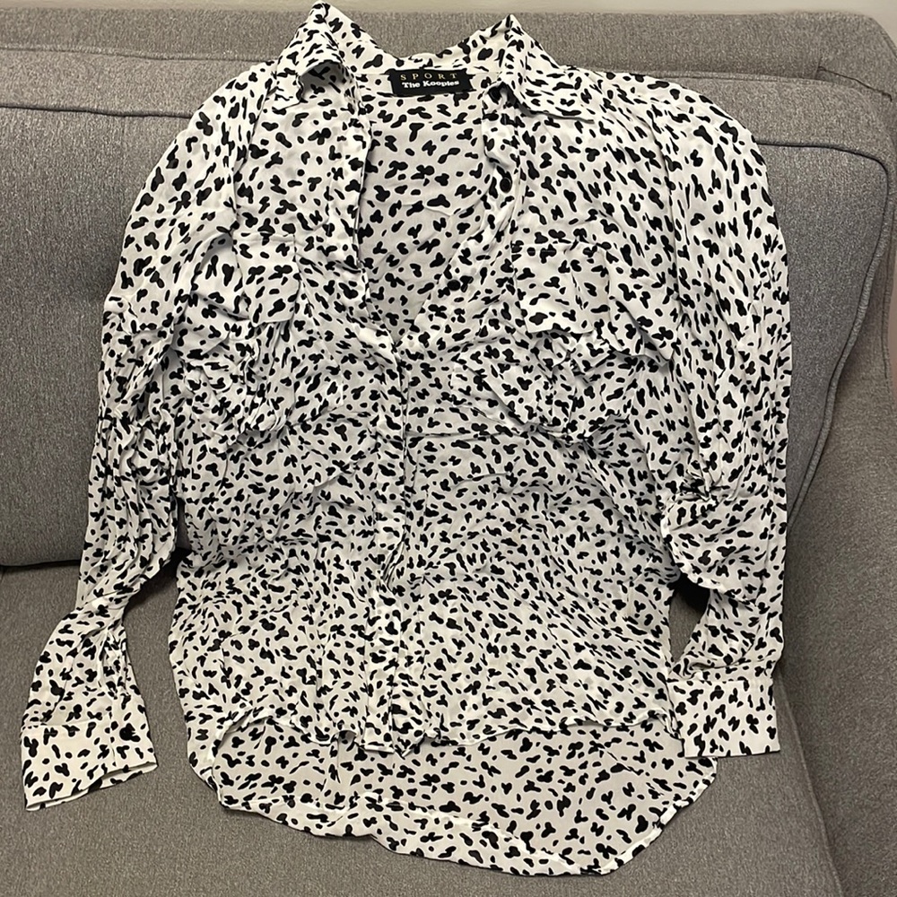 The Kooples Sport: black and white spotted 100% viscose hi-Lo blouse